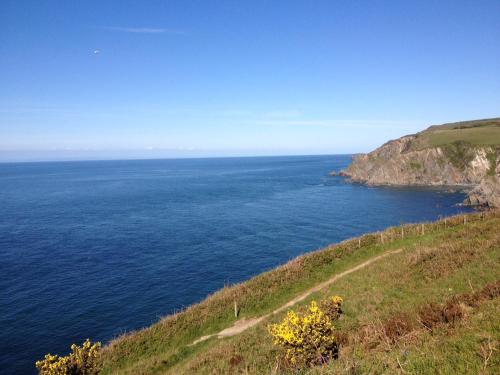 บริการและสิ่งอำนวยความสะดวก, Rolling Hills in วูลาคอม