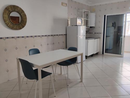 Kitchen, Apartamentos Monica in Quarteira