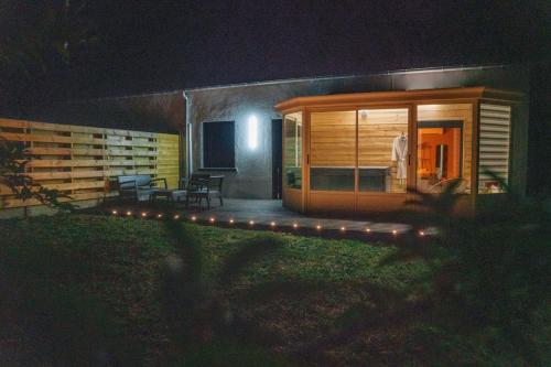 Proche de Rennes, La luxueuse Suite Joséphine, jacuzzi privatif et bien être - Location, gîte - Guipry-Messac