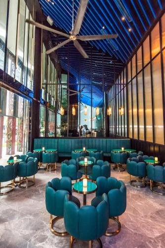 Bar/lounge, Oasia Hotel Downtown Singapore by Far East Hospitality in CBD