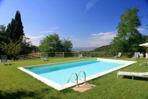 สระว่ายน้ำ, Idyllic Tuscan Hideaway with Pool and spa in เซสโต ฟิออเรนติโน
