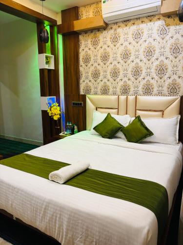 Hotel Adhira's in Narayangaon