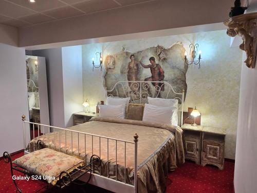 LEGENDS Chambers by Grand Pier Boutique Room Type - Deluxe King Room