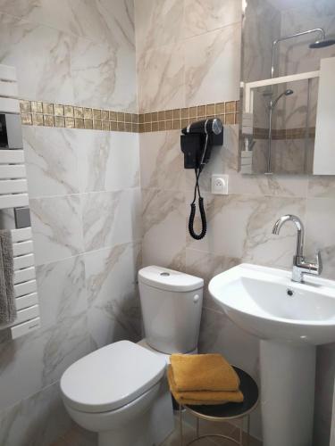 ห้องน้ำ, Au coeur de Brantôme : superbe appartement (Au coeur de Brantome : superbe appartement) in บร็องตูม