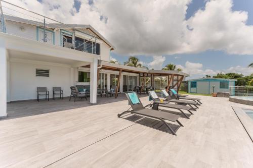 Villa Zetwal piscine jacuzzi vue mer in Mare Gaillard