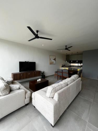 Luxury Villa 03