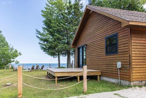 Adventure & Relaxation by Lake Superior in Paradīze (MI)