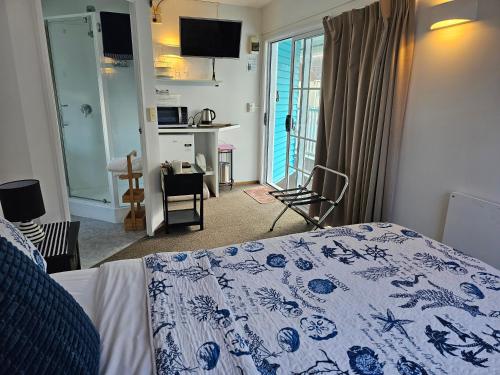 1 queen bed