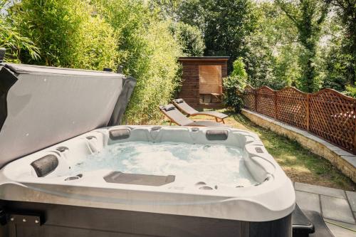 Blenheim Grove | Lux Spa & Sauna Stay, Woodstock gîte à louer Bladon