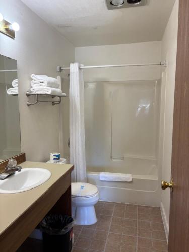 Fairground Inn - image 11