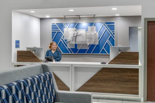 Holiday Inn Express Hotel & Suites San Dimas an IHG Hotel - image 11