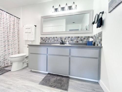 Trendy Ivy 2-bedroom in Coalinga (CA)