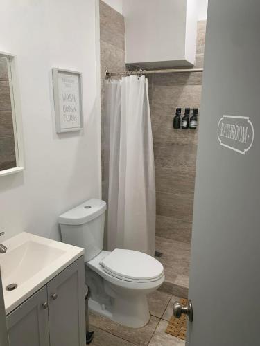 Peace and Quiet Dorms- Ft Lauderdale - Women and Men - Short Term Ok in Deerfield Beach (FL)