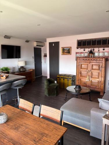 Superbe appartement avec piscine et parking near Musée Archéologique