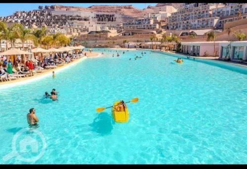 شاليه للايجار في المونت جلاله العين السخنه 3 غرف مكيف بالكامل in Ain Sokhna