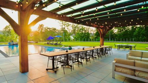 Carpathia West Estate in Greenwood Lake (NY)