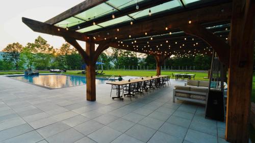 Carpathia West Estate in Greenwood Lake (NY)