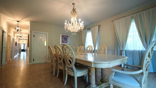 Carpathia West Estate in Greenwood Lake (NY)