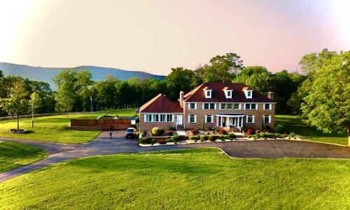 Carpathia West Estate in Greenwood Lake (NY)