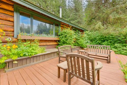 Hike, Fish and Explore Homer Spit Forested Cabin!, Homer (foto 2)