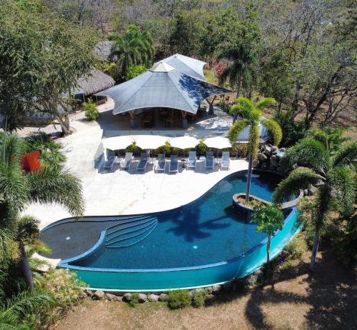 . Mikado Natural Lodge