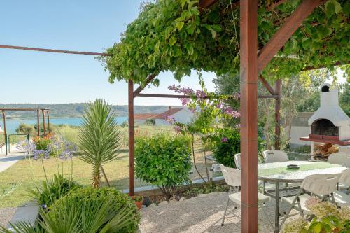 Apartments Mare - sea view - image 8