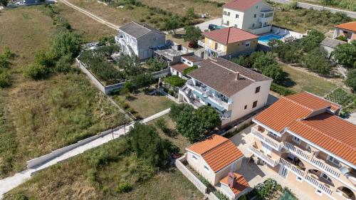 Apartments Mare - sea view - image 2