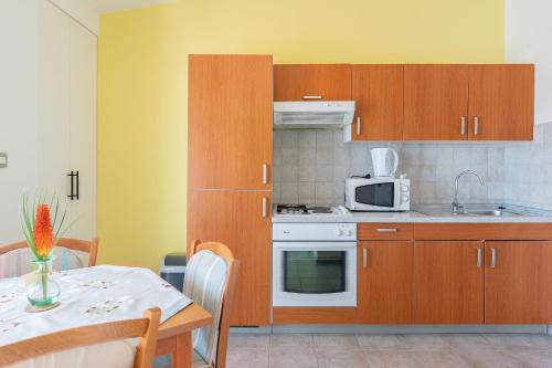 Apartments Mare - sea view - image 12