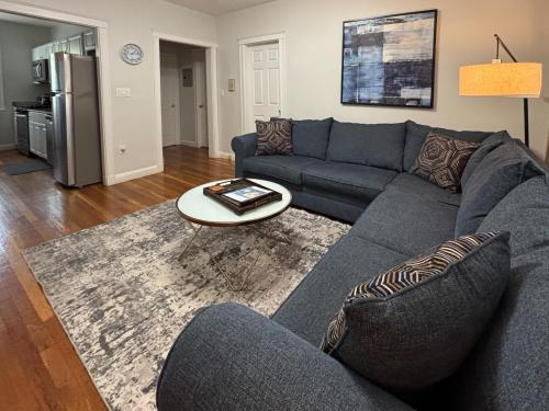 Renovated 2bed, 05 Mile To Longwood Med Hospital in Brookline, USA