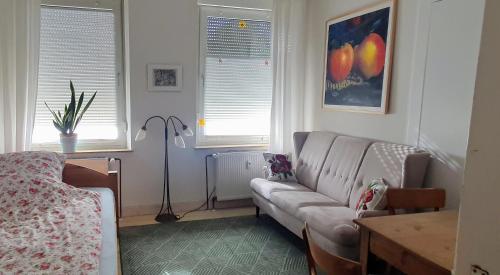 Schoenes helles Zimmer mit Bad, Nähe Bilk, Nähe Uni, Düsseldorf (Foto 7)