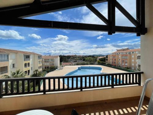 Charmant appartement 2 a 5personnes avec piscine a Frejus near Groupe Épiscopal