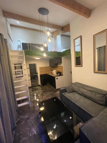 Charmant appartement 2 a 5personnes avec piscine a Frejus near Groupe Épiscopal