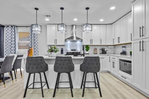 Royal Palm Urban Suites - Close to Downtown ATL in Cascade Road