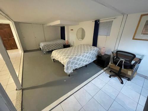 Hollow high hill Ranch retreat in Huntington Station