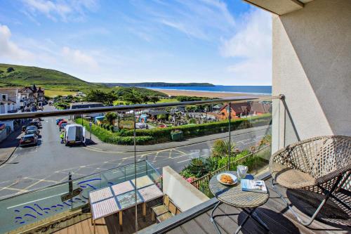 Beach Retreat - W6
