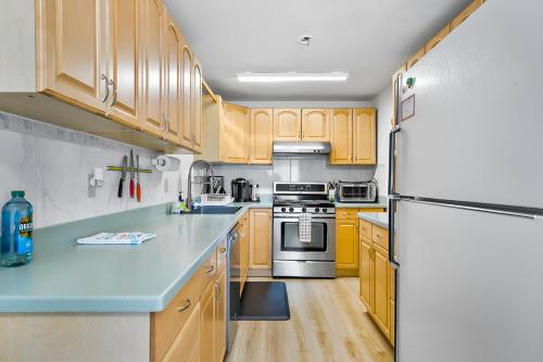 Apartment #2 with large kitchen across the street from the beach, Blaine