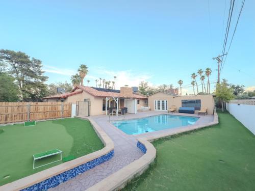 Trendy lux house near strip with Pool,hottub in Kirkland Las Vegas, Las Vegas
