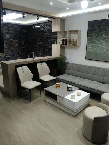 OCTAWAHOMe in กายัมเบ