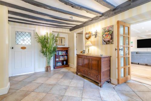 Facilities, Castle of Comfort in Dodington