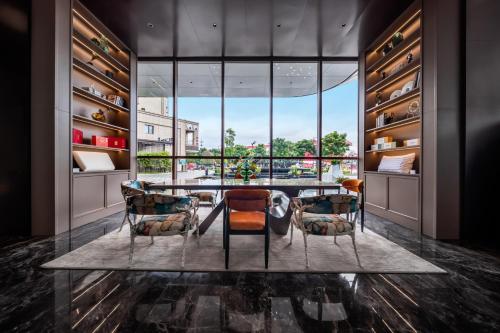 Howard Johnson Life Hotel Chengdu Xindu - Panda Base-Free pick-up and drop-off