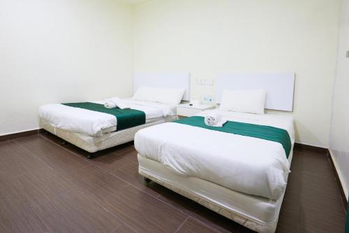Fast Hotel Sri Gombak Room Type - Triple Room without Window