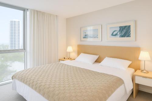 Entire 2 bdrm apt in Surfers Paradise -7, Голд-Кост (фото 7)