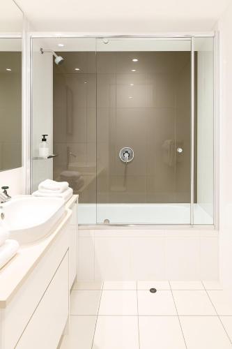 Entire 2 bdrm apt in Surfers Paradise -7, Голд-Кост (фото 8)