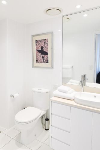 Entire 2 bdrm apt in Surfers Paradise -7, Голд-Кост (фото 9)