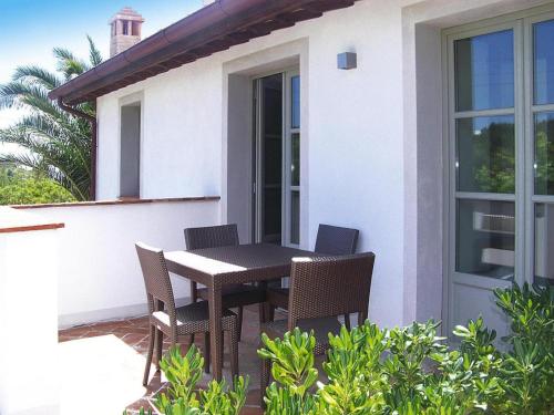 Apartment in Elba with Panoramic Views, Rio nellʼElba (photo 7)