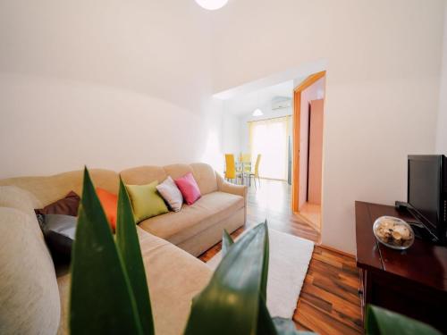 Charming 2-Bed Apartment in Ljubač