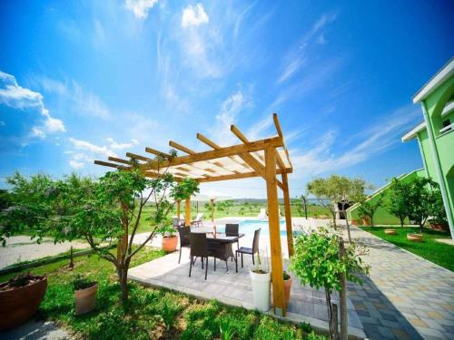 Balkons/terase, Charming 2-Bed Apartment in Ljubač