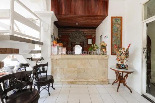 OYO 1384 プラウ バリ ホテル