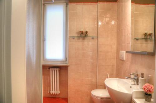 La Casetta di Lina Rooms and Apartments - image 2