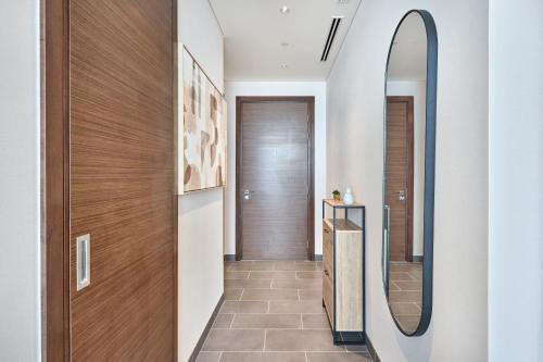 STAY BY LATINEM Luxury 1BR Holiday Home CB 3607 Near Burj Khalifa, Dubaj (zdjęcie 6)